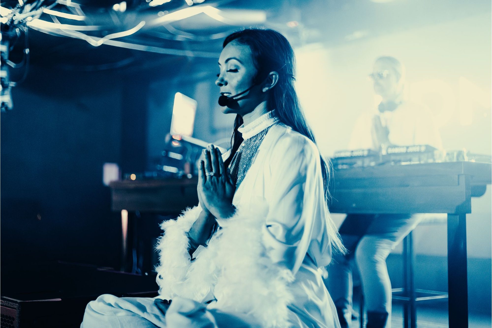 A guided breath, mid-set, on the club floor